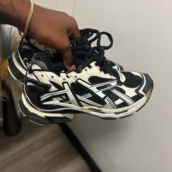 Balenciaga Runner - Picture 11 of 12